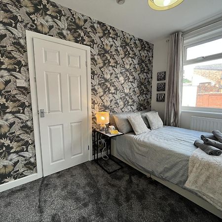 Modernised Central Wigan Townhouse Sleeps Up To 6 외부 사진