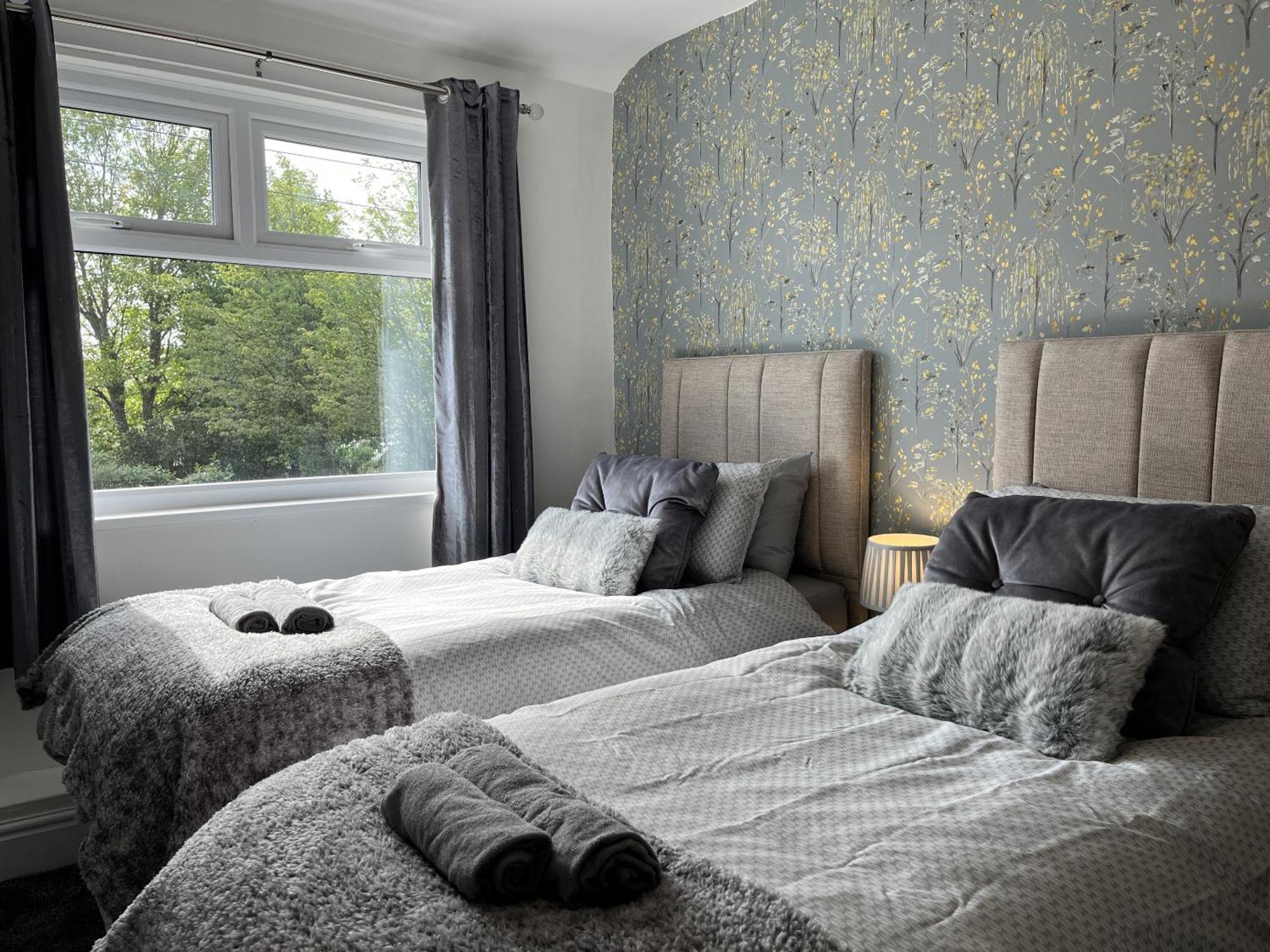 Modernised Central Wigan Townhouse Sleeps Up To 6 외부 사진